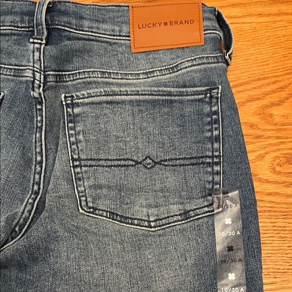 NWT Lucky Brand Sweet Mid Rise Straight Jeans - Picture 7 of 7